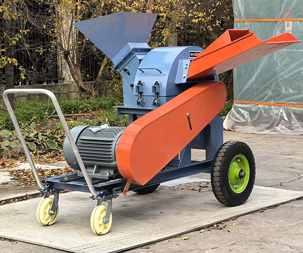 用树枝树杈发货前试机小型木屑机